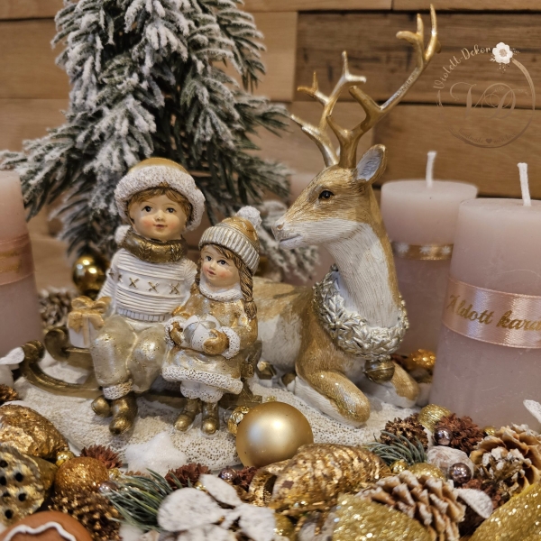 Prémium téli jelenetes adventi aszdísztali dísz - arany
